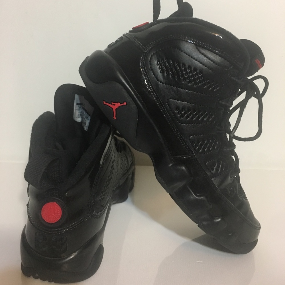 AIR JORDAN RETRO 9 (BRED)6Y WOMANS 7.5